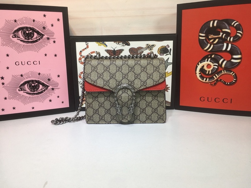 Gucci Handbags 724